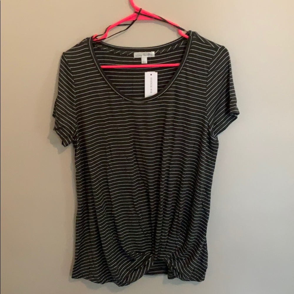 NWT Knot Front Stripe tee